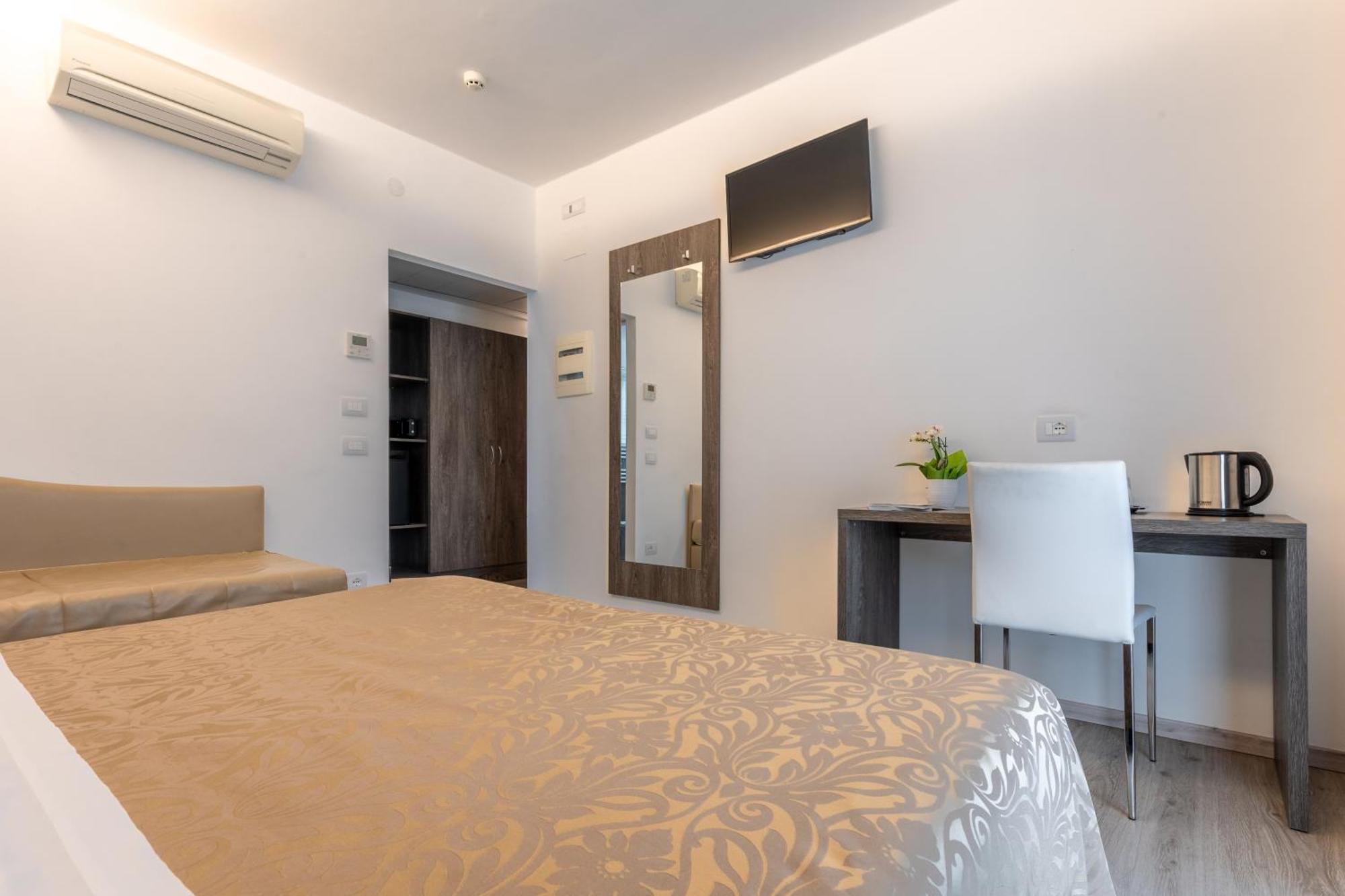 Hotel Italia Garda  Pokoj fotografie